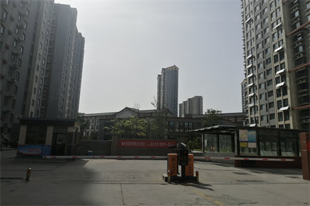 平桥区世界城三期3室2厅1卫72万114m2毛坯房出售